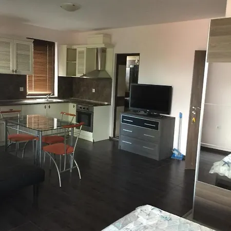 Даела Хаус Apartmán *