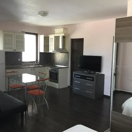 Даела Хаус Apartment *